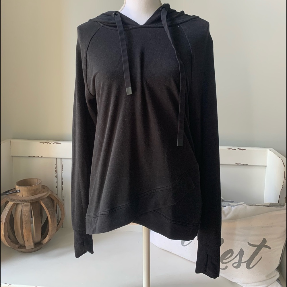 Women’s Athleta black hooded sweatshirt size med